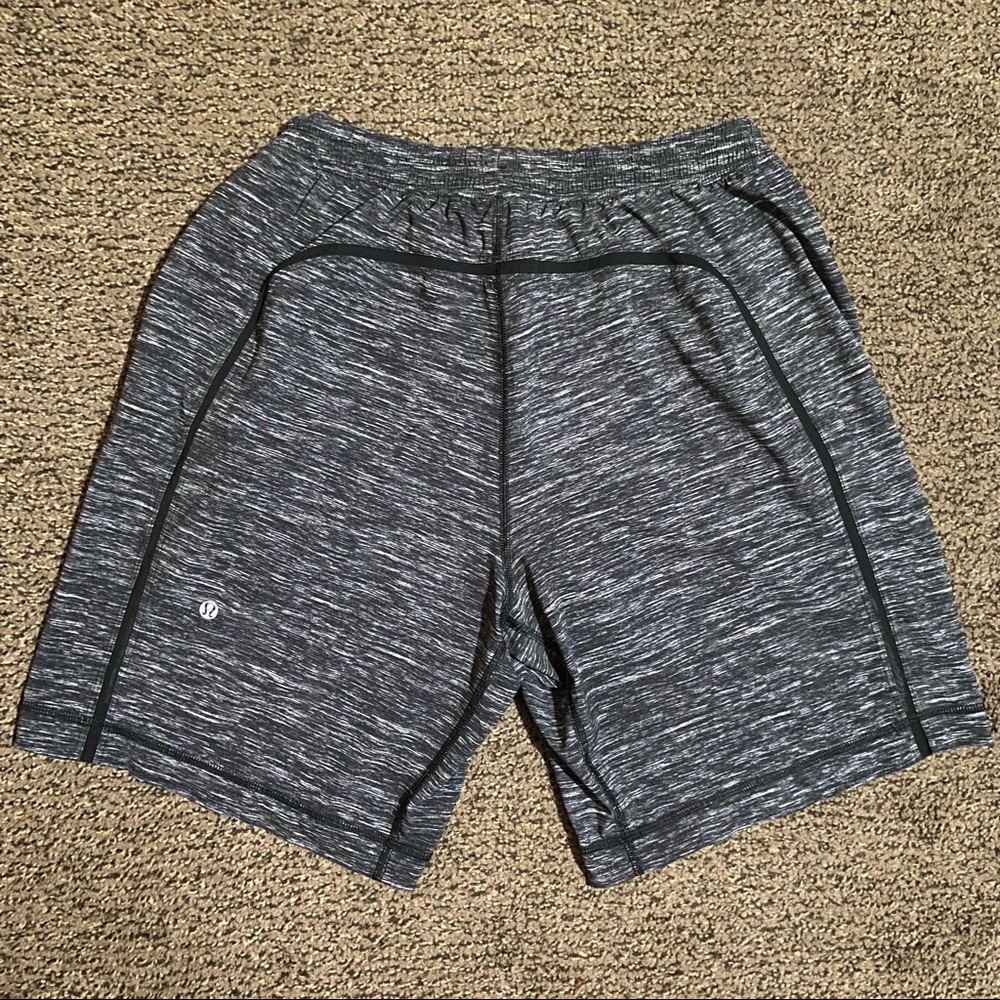 Lululemon Men’s Pace Breaker Shorts heathered gray size M